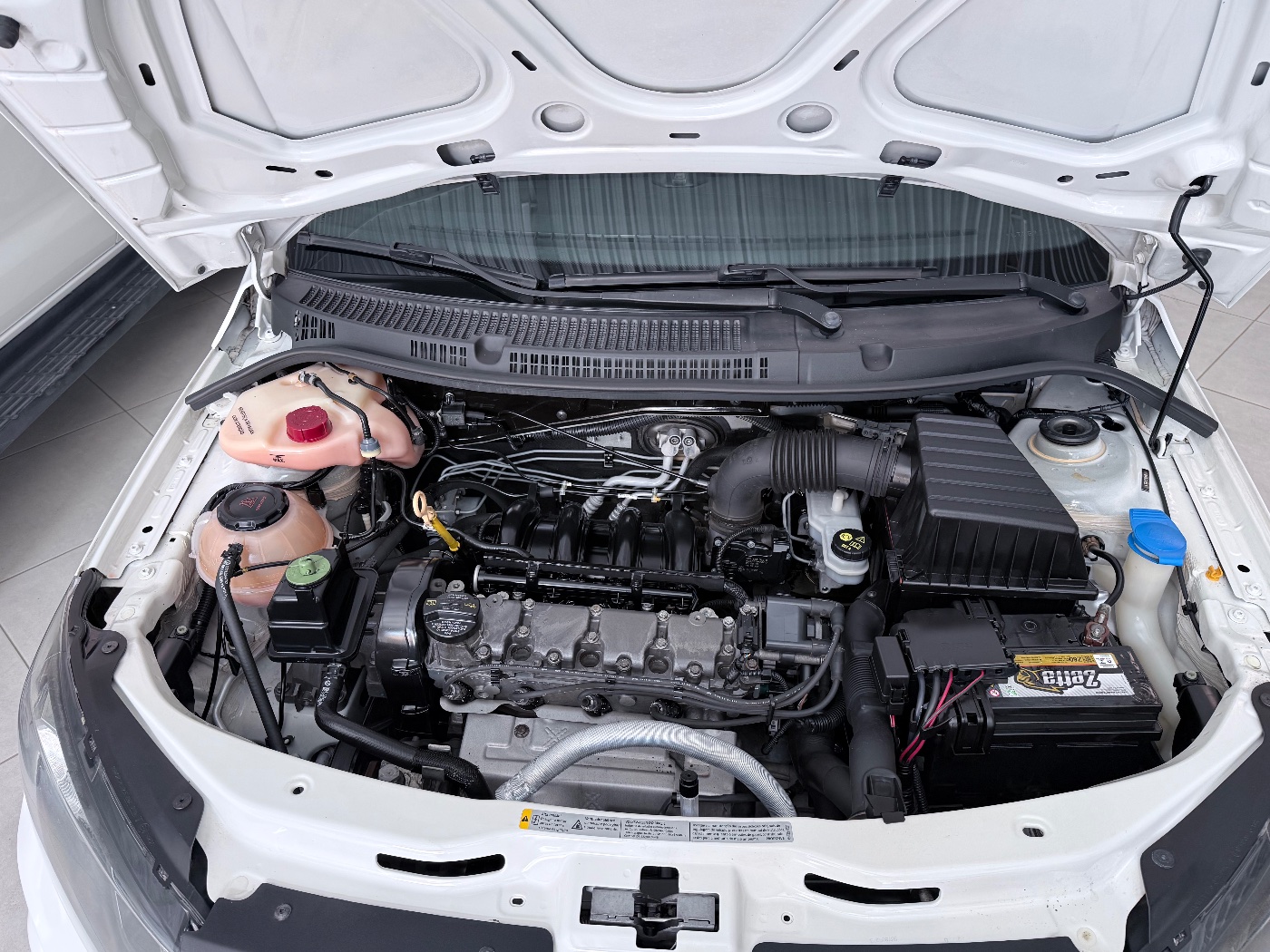 Volkswagen Voyage 1.6 - Foto 9